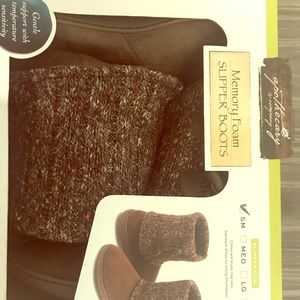 Women’s memory foam slipper boots